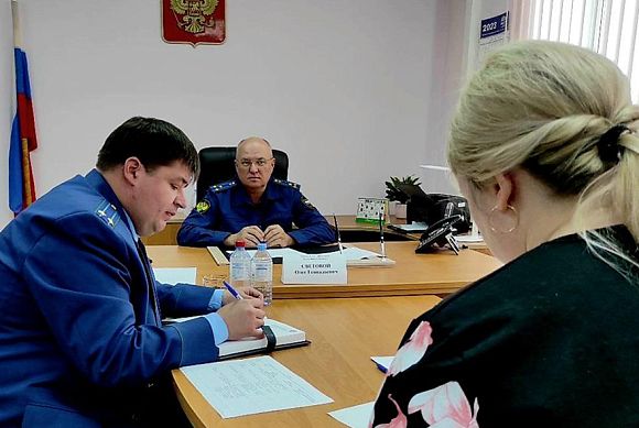 Сердобчане пожаловались прокурору на темные улицы и плохие дороги