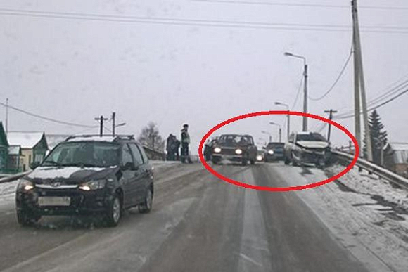 В Бессоновке столкнулись «Москвич» и внедорожник, есть пострадавший