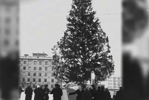 Губернатор поделился архивными кадрами новогоднего убранства Пензы