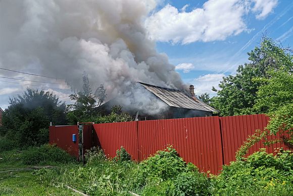 В Пензе при пожаре на 2-м Горном проезде пострадала женщина