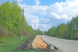 В Колышлее обновляют пешеходную зону возле районной больницы
