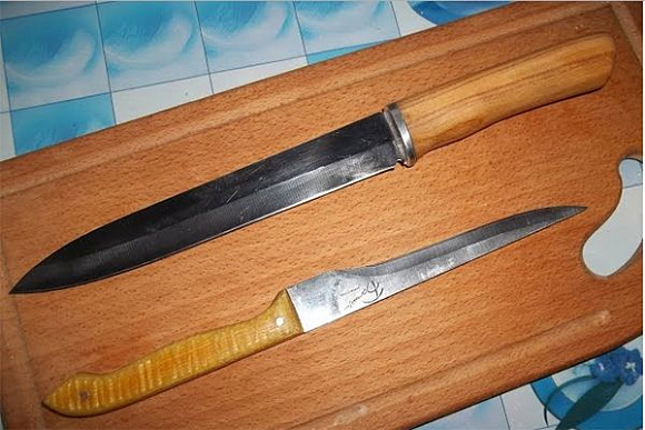 Житель Шемышейского района с двумя ножами набросился на любовницу