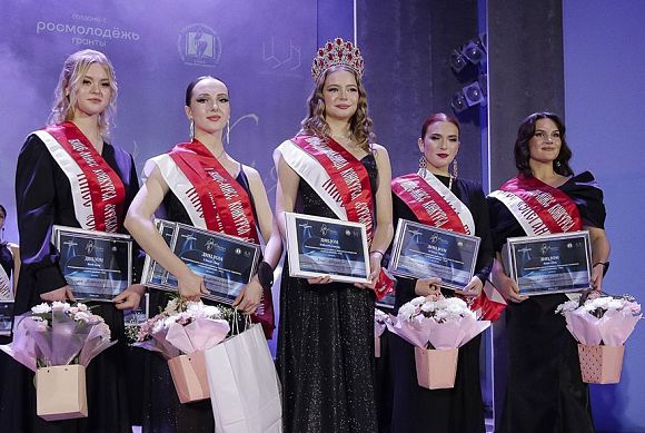 Анна Иванова стала победителем конкурса «Мисс Сурская красавица 2025» 