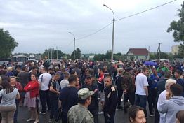 В Чемодановке на сход вышли несколько тысяч человек 