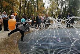 В Нижнем Ломове открыли светомузыкальный фонтан