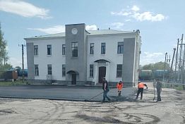 В Тамале благоустраивают территорию железнодорожного вокзала В Тамале благоустраивают территорию железнодорожного вокзала