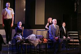 В Пензе состоялась премьера спектакля «Ганди молчал по субботам»