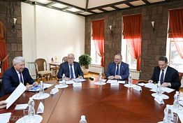 Тему догазификации Мельниченко обсудил с представителями ООО «Газпром межрегионгаз» Тему догазификации Мельниченко обсудил с представителями ООО «Газпром межрегионгаз»