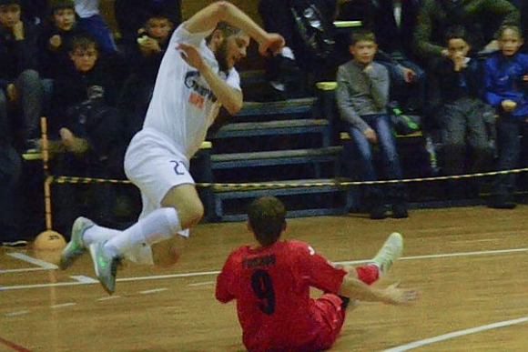 МФК  «Атмис» сыграл первые матчи на домашней арене