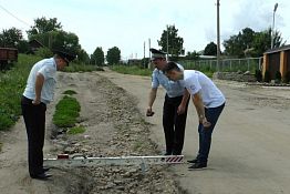 В ГИБДД раскритиковали состояние обочин под Р. Камешкиром В ГИБДД раскритиковали состояние обочин под Р. Камешкиром