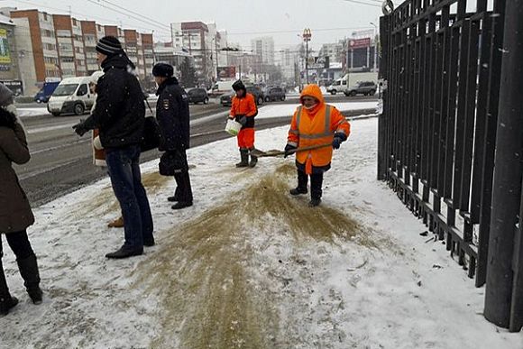 В Пензе с проспекта Победы вывозят снег