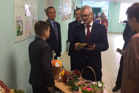Белозерцев посетил краеведческий музей в Лопатино