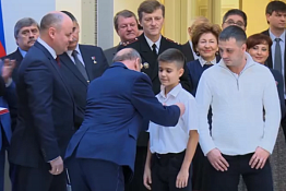 В Совфеде наградили пензенского 6-классника, спасшего 4-летнего мальчика В Совфеде наградили пензенского 6-классника, спасшего 4-летнего мальчика