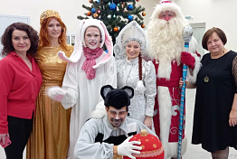 В ТЮЗе состоялась первая новогодняя елка после ремонта здания В ТЮЗе состоялась первая новогодняя елка после ремонта здания