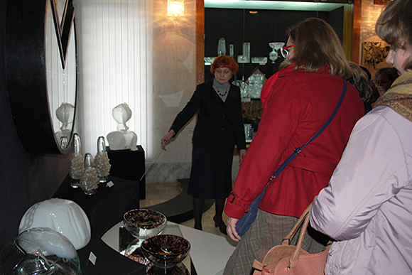 На выставке в Никольске представлены вазы, некогда сделанные в подарок Ю. Гагарину