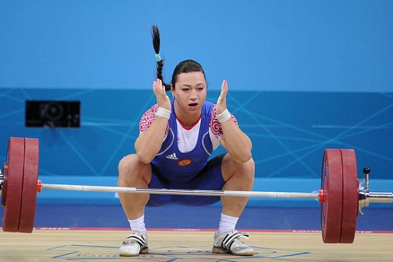 Надежда Евстюхина — серебряная чемпионка мира по тяжелой атлетике