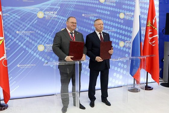 Мельниченко и Беглов подписали «дорожную карту» по развитию сотрудничества