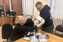 Пензенские волонтеры делают для фронта перевязочные материалы