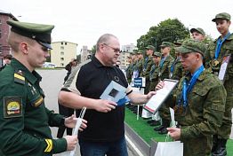 В Пензе вручили награды участникам спортивных состязаний сборов «Гвардеец-2025» В Пензе вручили награды участникам спортивных состязаний сборов «Гвардеец-2025»