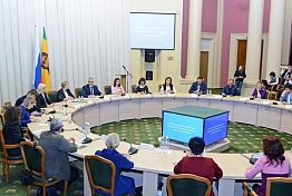 Иван Белозерцев проводит итоговую пресс-конференцию Иван Белозерцев проводит итоговую пресс-конференцию