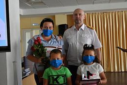 Глава пензенского СК поблагодарил школьницу за спасение 5-летнего брата