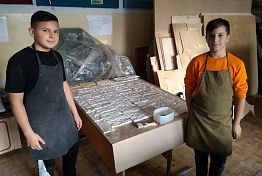 Пензенские школьники своими руками обустроили площадку около школы Пензенские школьники своими руками обустроили площадку около школы