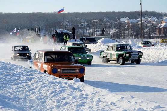 Чемпионат по зимним трековым автогонкам