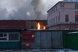 Пламя из окон: В центре Пензы произошел сильный пожар