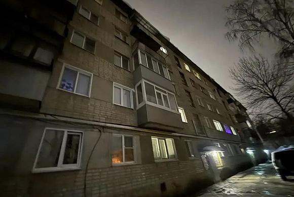 В Пензе упавшая льдина покалечила 43-летнюю женщину