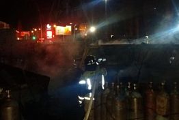 На Аустрина в зону огня попали кислородные баллоны