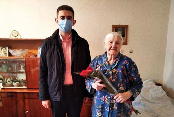 В Пензе ветерана войны Зинаиду Полковову поздравили с 98-летием