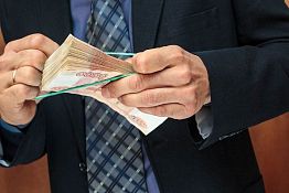 По факту начисления полумиллионных зарплат в главной больнице Крыма возбуждено дело По факту начисления полумиллионных зарплат в главной больнице Крыма возбуждено дело