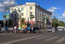 В Пензе по дороге в Терновку из-за ДТП образовалась пробка