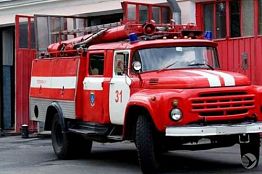 В Кузнецке пожар на Начальном проезде тушили 7 спасателей В Кузнецке пожар на Начальном проезде тушили 7 спасателей