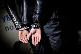 Пьяный житель Нижнего Ломова перебросил женщину через себя во время ссоры