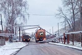 В Заре мусоровоз повредил теплосети