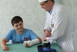 В Пензе врачи пришили подростку оторванный палец В Пензе врачи пришили подростку оторванный палец
