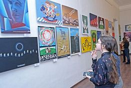 В Картинной галерее открылась выставка художников-плакатистов