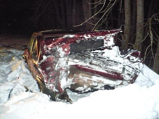 В Бессоновском районе 20-летний водитель пострадал при падении «Лады» в кювет