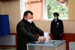 В Пензе начальник УМВД проверил работу сотрудников на избирательных участках В Пензе начальник УМВД проверил работу сотрудников на избирательных участках