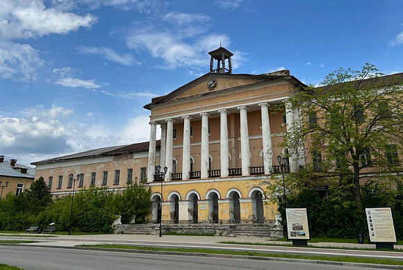 В Никольском районе мужчина угнал машину спящего приятеля