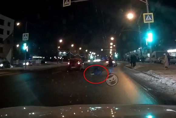 В Пензе попал под машину пешеход, переходивший дорогу на «красный»