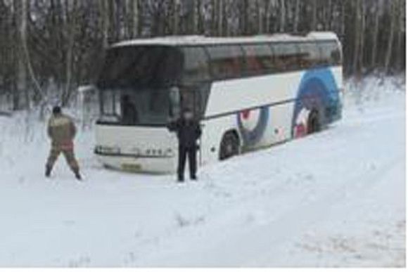 В Пензенской области после столкновения с «Газелью» автобус вылетел в кювет