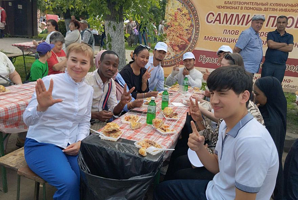 В Пензе на «Саммите плова» приготовили 150 кг национального блюда