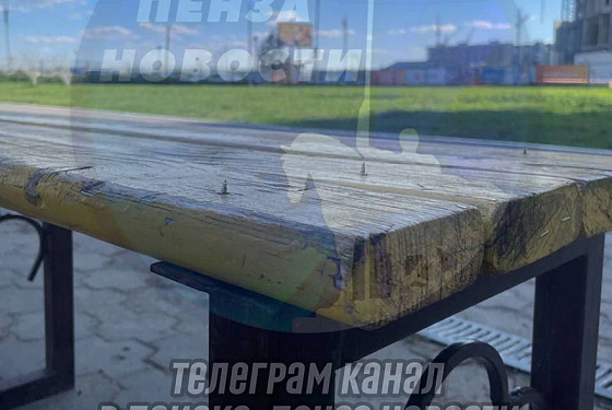 В Спутнике появились «пыточные» скамейки