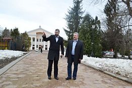 Юрий Кривов и Юрий Ильин призвали коммунальщиков активнее приводить в порядок улицы Юрий Кривов и Юрий Ильин призвали коммунальщиков активнее приводить в порядок улицы