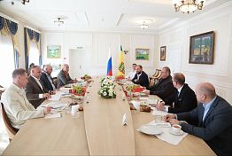 Мельниченко обсудил с предпринимателями открытие индустриального парка Мельниченко обсудил с предпринимателями открытие индустриального парка
