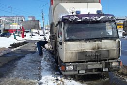 В Пензе уборке дорог мешают фуры