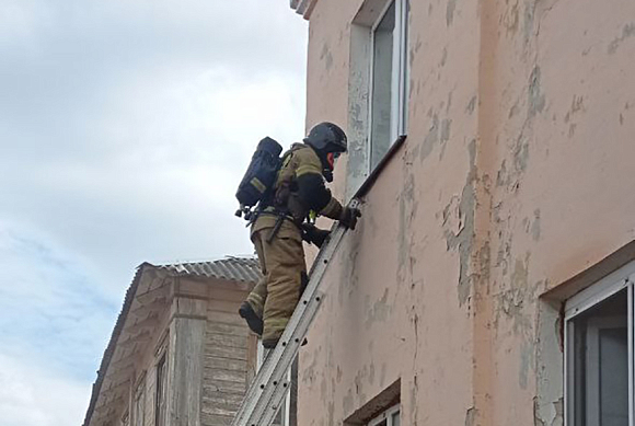 Появилось видео с места смертельного пожара на улице Кураева