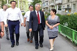 Белозерцев пожелал Гладкову удачи на посту главы Белгородской области Белозерцев пожелал Гладкову удачи на посту главы Белгородской области